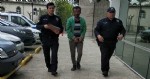 Saman yüklü kamyonu çakmakla yaktı