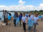 Beyşehir’de Öğrenciler Sahil Temizliği Yapıp Atık Çöpleri Topladı