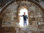 1500 Yıllık Tarihi Manastır Ahır Oldu
