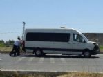 Antalya’da Tur Minibüsü Otomobile Çarptı: 2 Yaralı