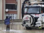 İnegöl’de Rögarlar Tıkandı, Evleri Su Bastı