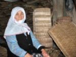 Hesna Nine 78 Yıldır Hasır Dokuyor
