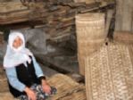 Hesna Nine 78 Yıldır Hasır Dokuyor