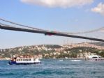 Karşıyaka Bayrağı Boğaziçi Köprüsü’nde