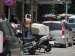 Yarı Çıplak Şahıs Ara Sokaklarda Kayıplara Karıştı