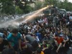 Erivan’da Elektrik Zammı Protestosuna Polis Müdahalesi