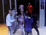 Tıp Merkezini Basıp, Doktoru Tedavi İçin Götürdüler