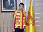 Göztepe’de Fatih Kurucuk Profesyonel Oldu
