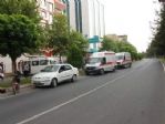 Minibüs Ağaca Çarptı: 3 Yaralı