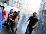 Lgbt Üyeleri İle Polis Arasındaki Gerginlik Devam Ediyor