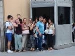 Lgbt Üyeleri İle Polis Arasındaki Gerginlik Devam Ediyor