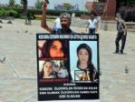 Kızı Kaybolan Baba Kendini Yakmaya Çalıştı