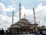 Cumhurbaşkanlığı Külliyesi’ndeki Beştepe Millet Camii İbadete Açıldı