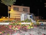 Diyarbakır’da Karpuz Taşıyan Kamyonet Devrildi:3 Yaralı