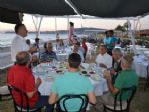 Kuşadası’nda Kadıkalesi Muhtarlığından İftar Yemeği