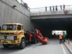 Yozgat’ta Vinç Üst Geçide Çarptı
