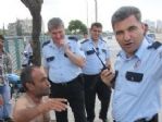 Kanala Giren Engelli Genç Polisi Alarma Geçirdi