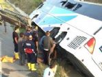 Yolcu Otobüsü Devrildi: 1 Ölü, 32 Yaralı