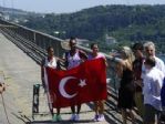 Ünlü Tenisçi 10 Yıl Sonra Boğaziçi Köprüsü’nde Raket Salladı