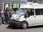 Minibüs Tır’a Çarptı: 1 Yaralı
