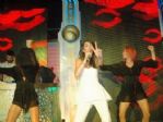 Hande Yener Bodrum’u Salladı