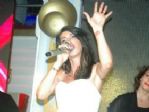 Hande Yener Bodrum’u Salladı