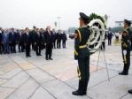 Erdoğan, Halkın Kahramanları Anıtına Çelenk Koydu