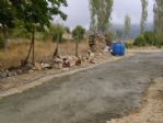 Feke’de Vatandaş Kendi Yolunu Kendisi Yapıyor
