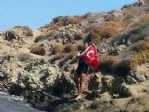 Milli Yüzücü Yunan Adasında Türk Bayrağı Açtı