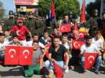 Tören Mangası İle Hatıra Fotoğrafı