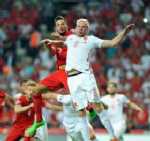 Türkiye Hollanda'yı Üçledi