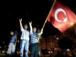 Lapseki’de Şehitlere Saygı Yürüyüşü