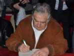 Dünyanın En Yoksul Başkanı Jose Mujica Kitabını İmzaladı