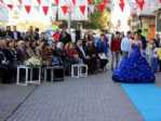 Sokak Defilesine Vatandaşlardan Yoğun İlgi