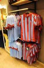 Okay Yokuşlu Ts Club’ın Açılışına Katıldı