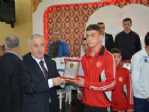 Başarılı Amatör Sporculara Ödülleri Verildi