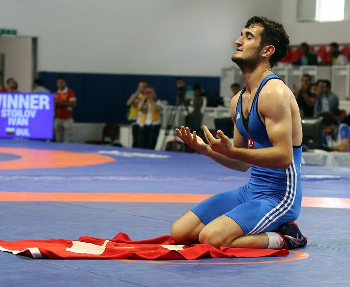 Güreşte 1 altın 1 bronz