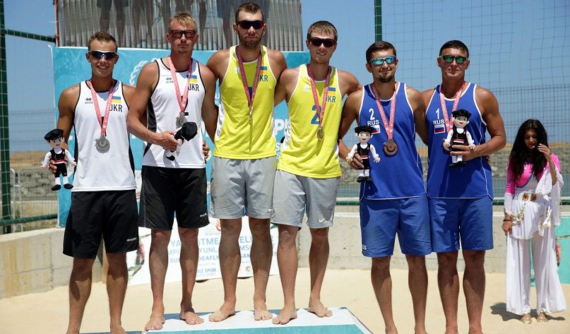 Plaj Ukrayna'dan sorulur