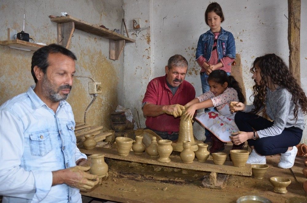 Minik yazarlar son ustanın yanında