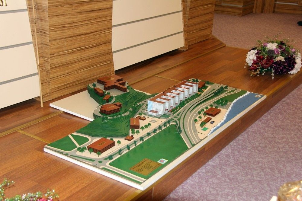 Dekan külliyeye destek istedi