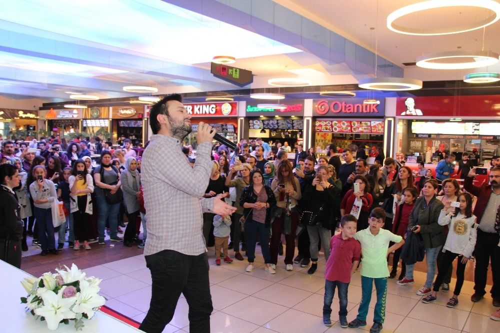 Salih Yılmaz, hayranlarını coşturdu