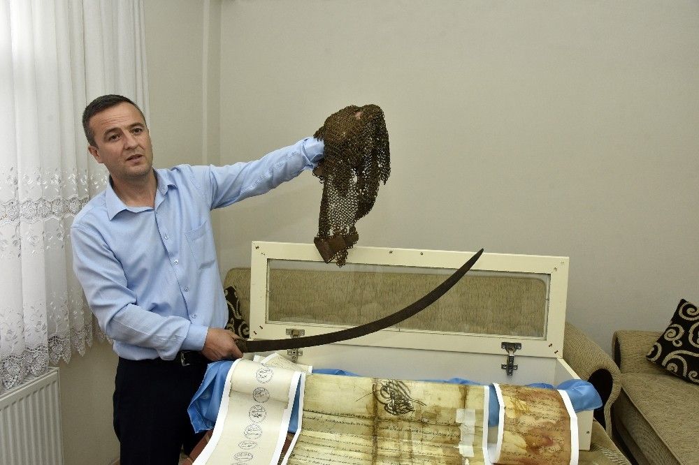 700 yıllık kılıç ve zırh