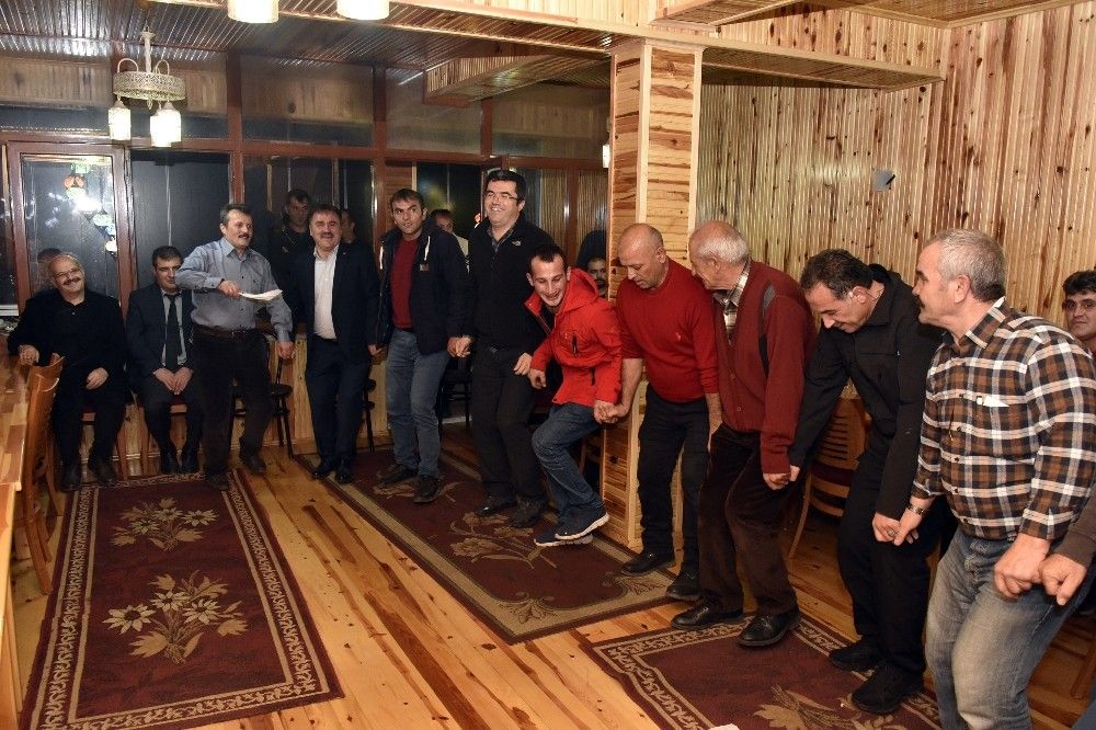 İşçiyle horon, korumayla karşılama