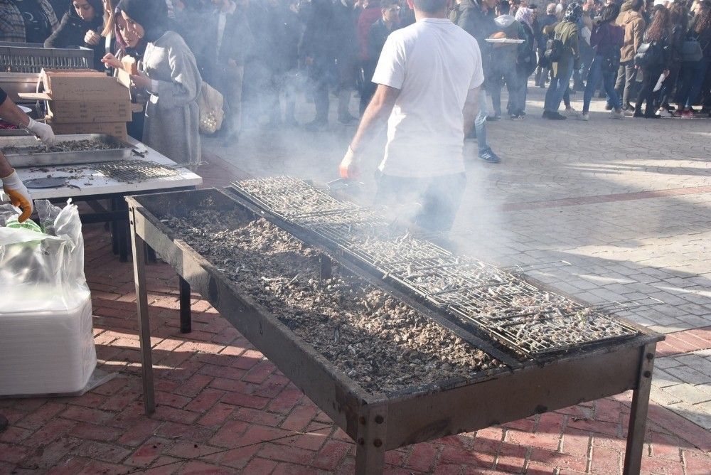 2 ton hamsi 1 saatte tükendi