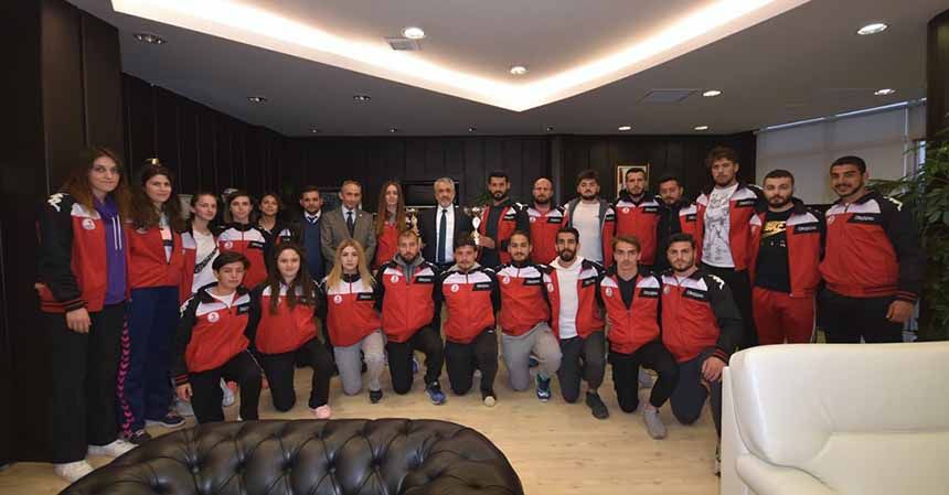 Şampiyonlardan Rektör Bilgiç'e ziyaret