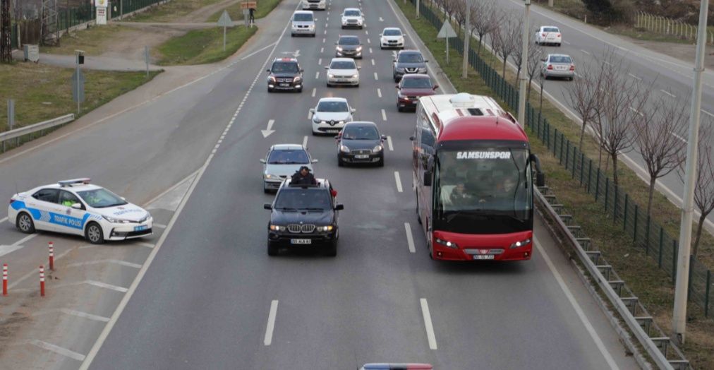 Meşaleli karşılama