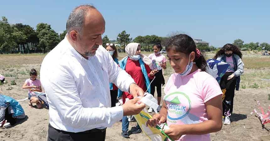 Gençler Samsun'da eğleniyor