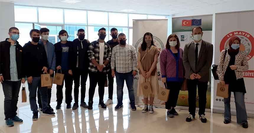 Öğrenci ve velilere Başkan Topaloğlu'ndan yakın ilgi