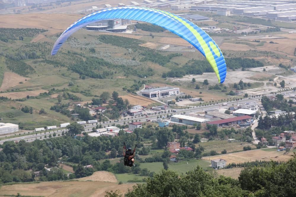 İlkadım'da yamaç paraşütü